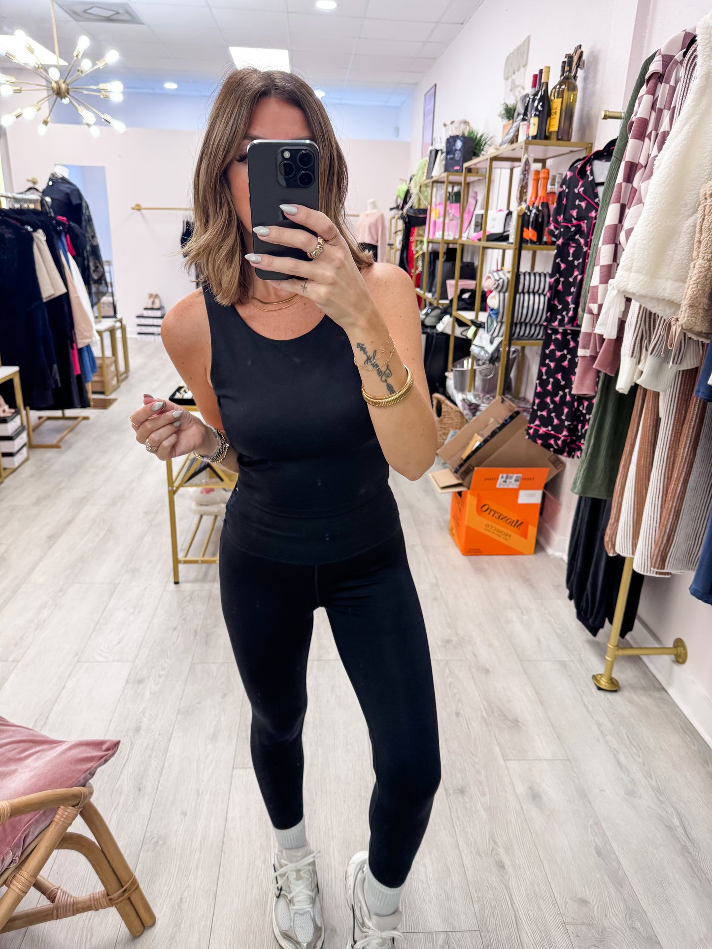 Black Venice Cloud Light Scoop Active Tank