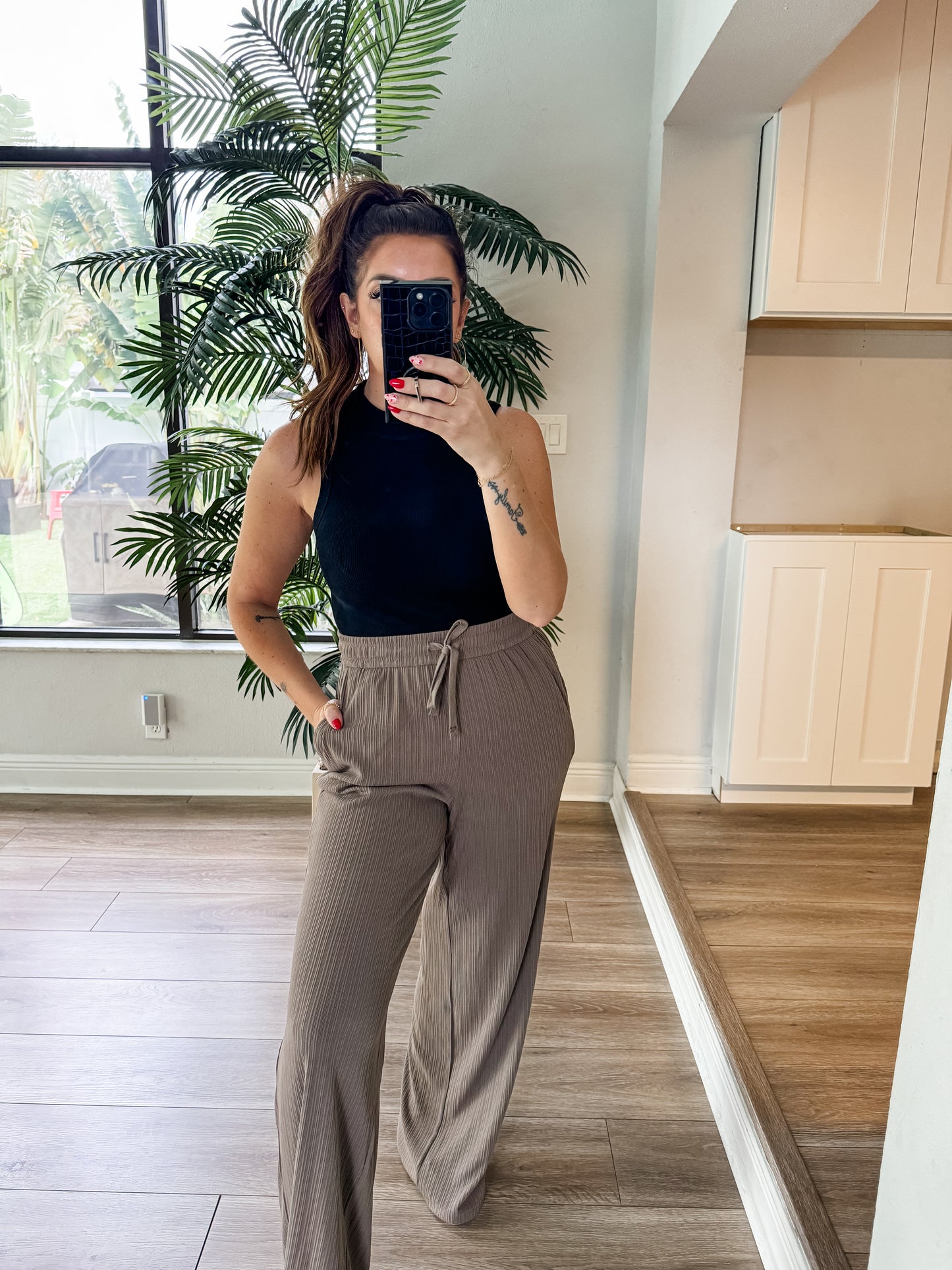 The Bella Mock Neck Crop Top