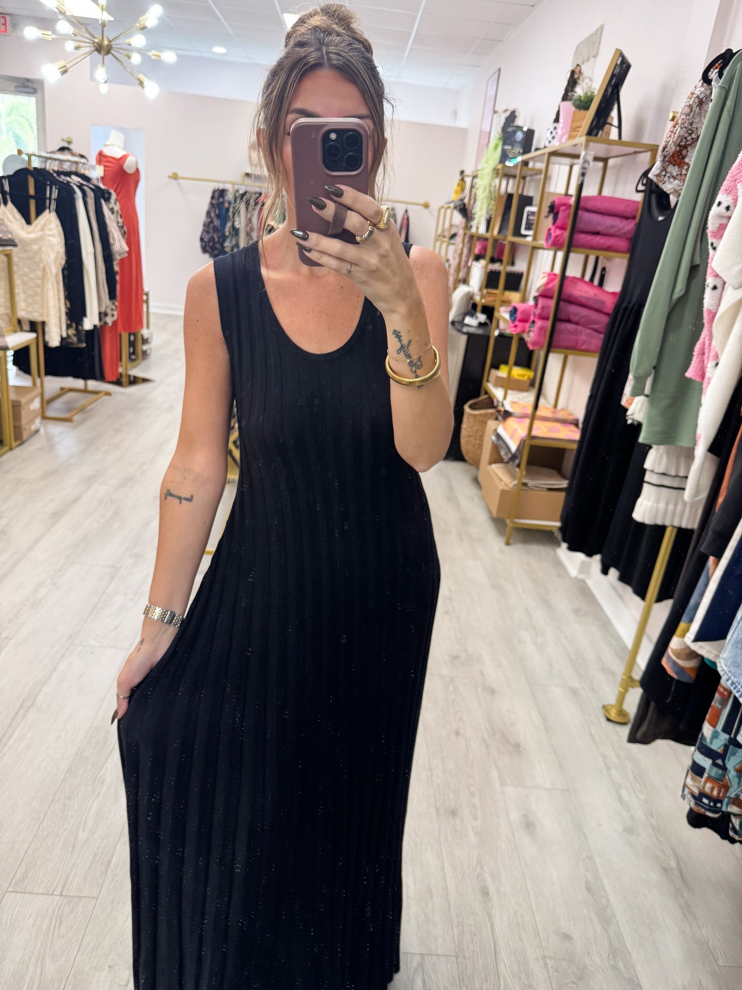 Ribbed Knit Sleeveless Pleated Maxi Dress