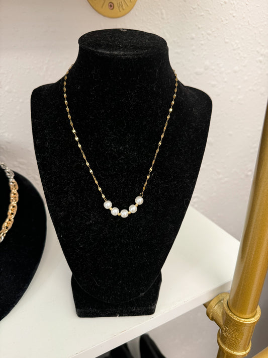 Dainty Pearl Necklace