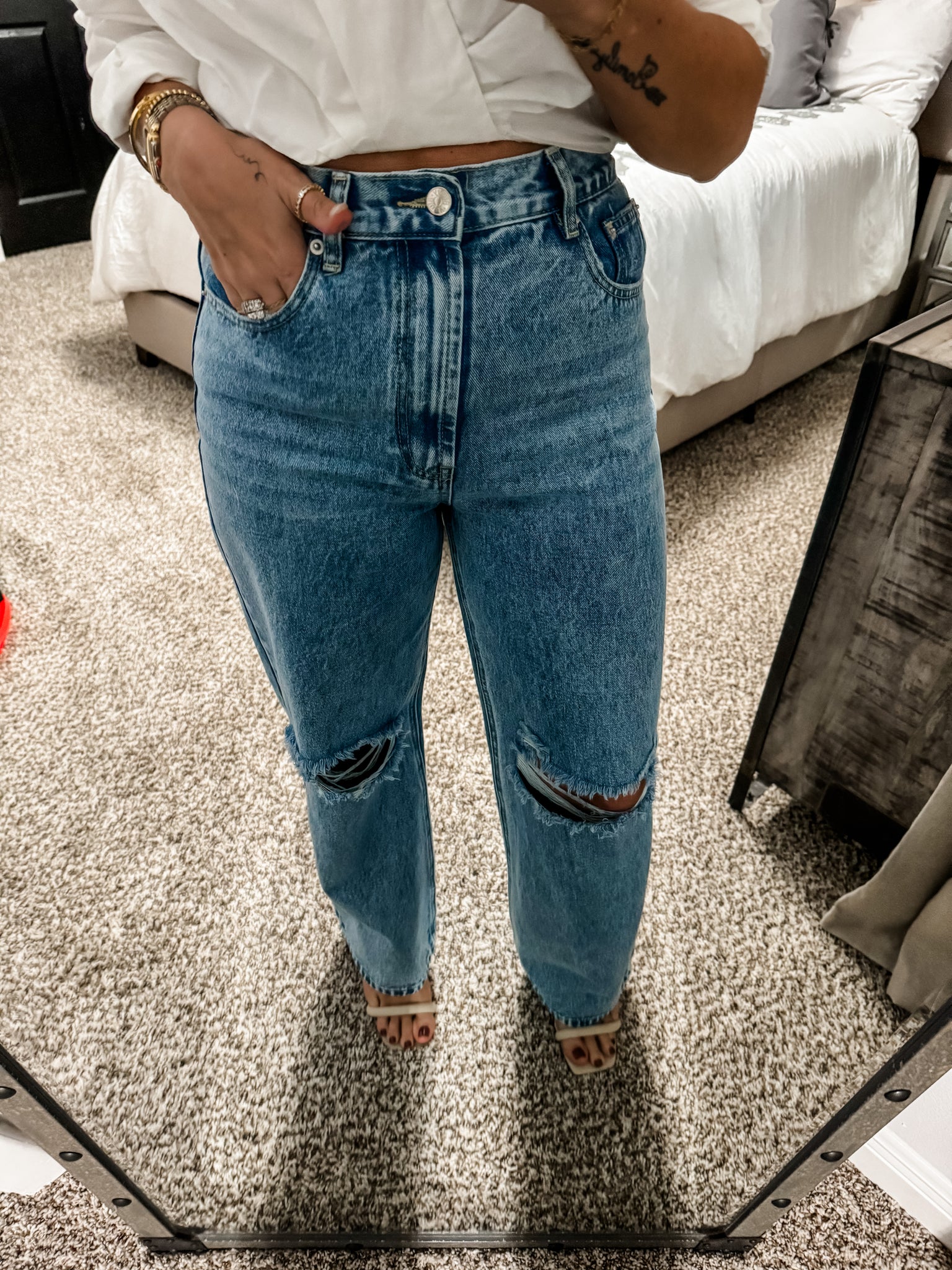 Blu High Rise Denim Washed Distressed Jeans